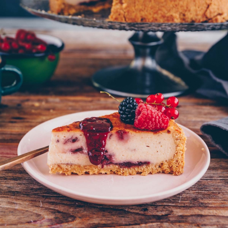 Vegan cheesecake with raspberries * Freistyle by Verena Frei